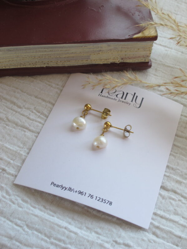 Single Pearl EARRING . - Image 2