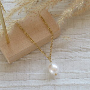 Single Pearl Necklace