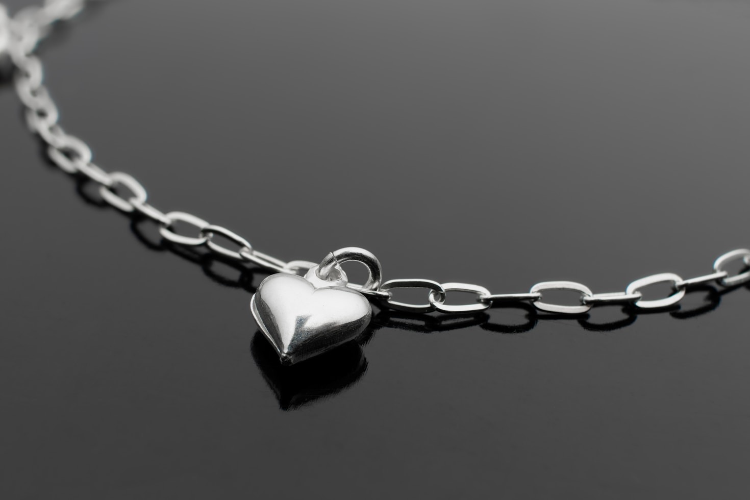 The Story Behind Pearlylb’s Unique Designs